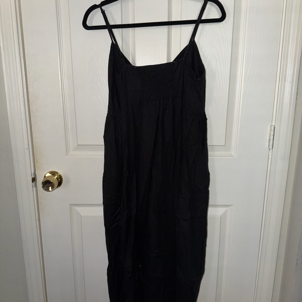 Urban Outfitters Elegant Black Midi Dress - Picture 3 of 3